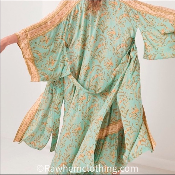 “Charlotte” Maisie Kimono - Picture 2 of 16